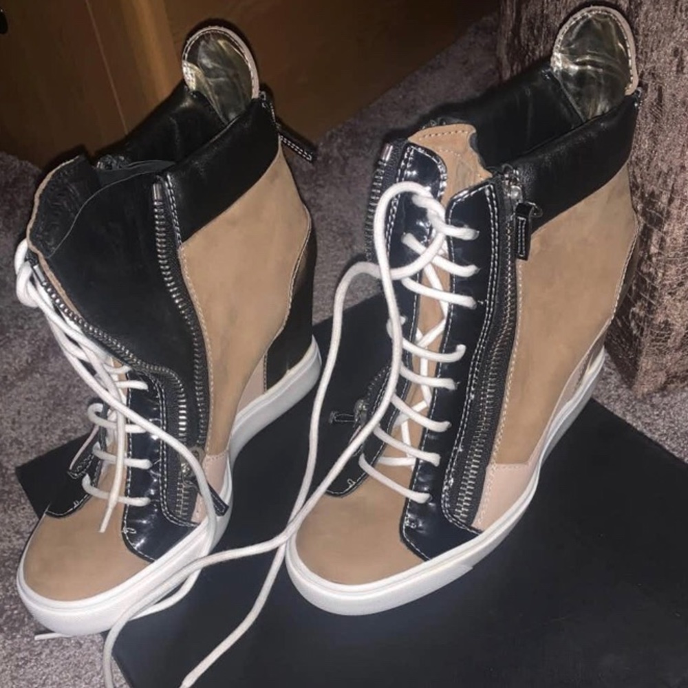 SOLDGiuseppe Zanotti Nicki Wedge Leather Sneak… - Picture 1 of 6